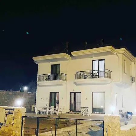 Bozburun Tatil Evi, Denize Cok Yakin